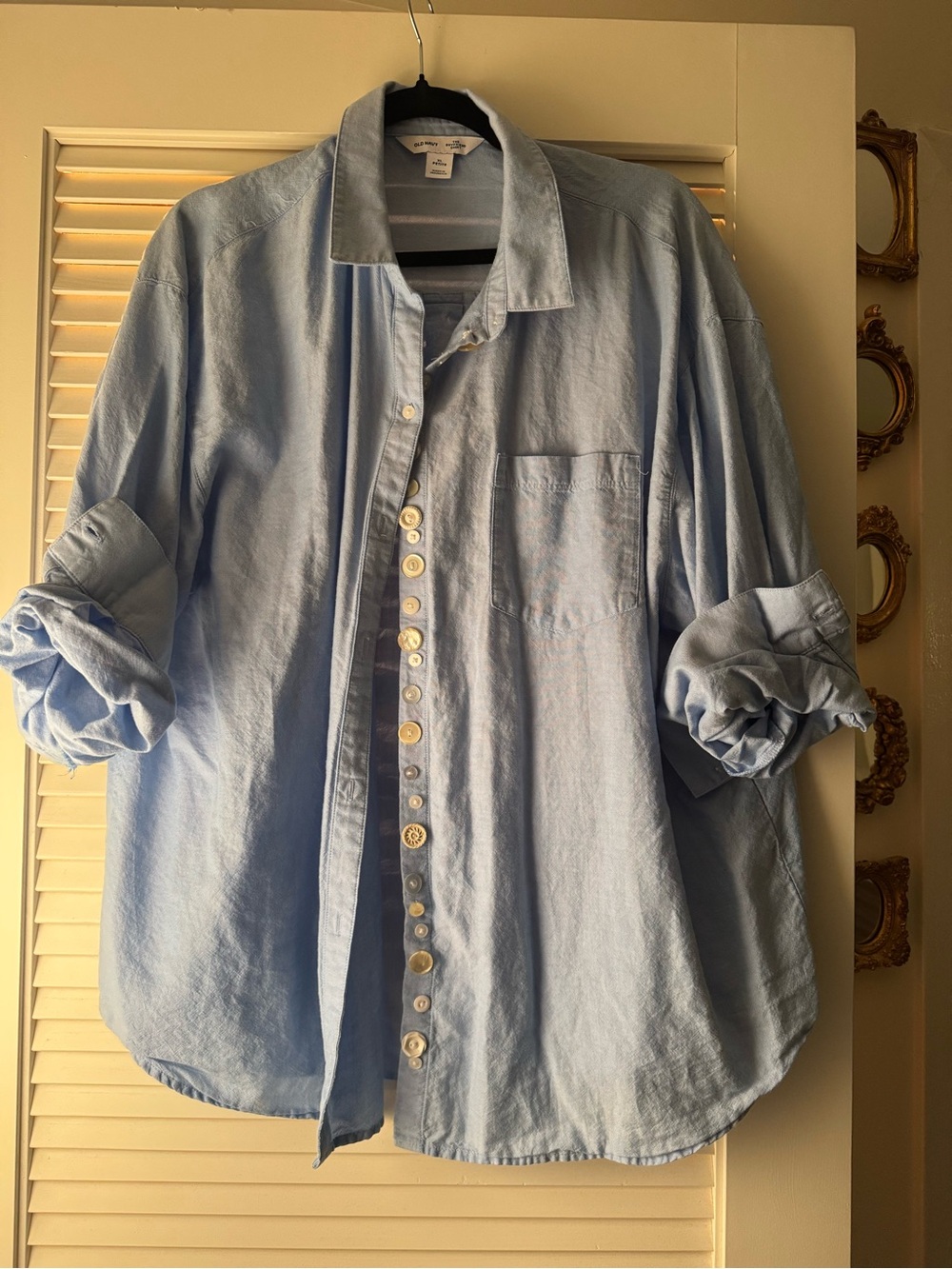 Old Navy Light Blue Custom Button-Front Shirt with Pocket